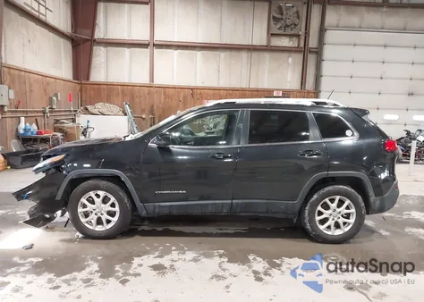 2015 Jeep Cherokee Latitude z USA, uszkodzony, nr VIN 1C4PJMCS7FW769875